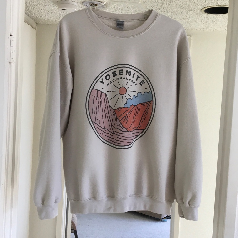 GILDAN/“YOSEMITE NATIONAL PARK” SWEATSHIRT - Picture 2 of 6
